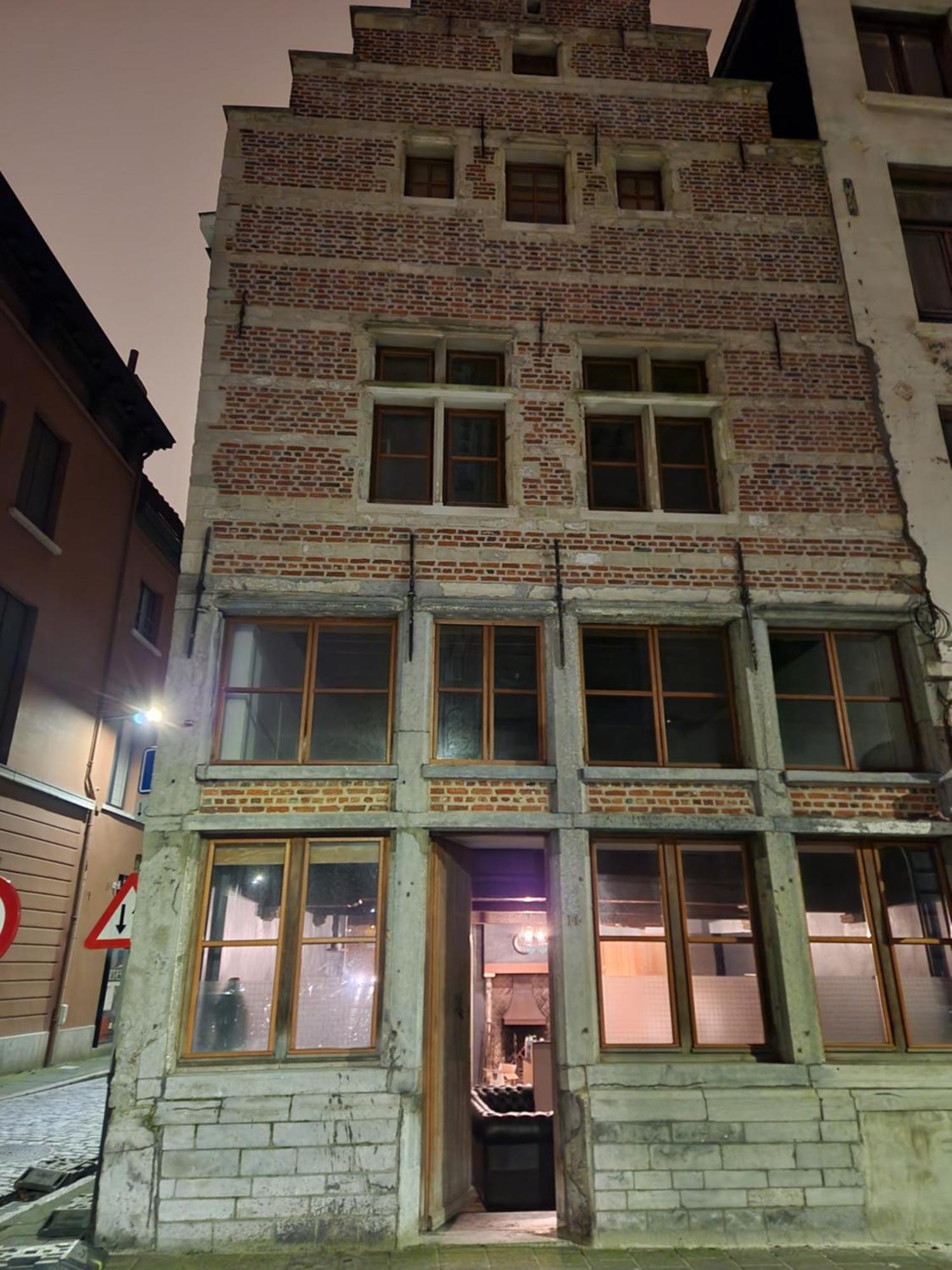 Viktoria Hostel Anversa Esterno foto
